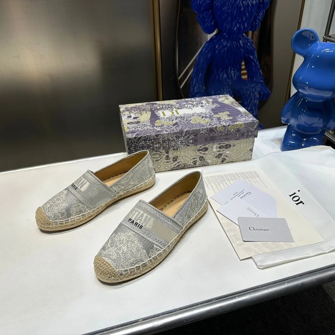 Dior Jardin d'Hiver Espadrilles White Embossed Canvas Loafers - 6