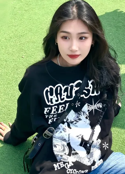 GRA Feel The Fun Cat Graphic Black Hoodie - 23