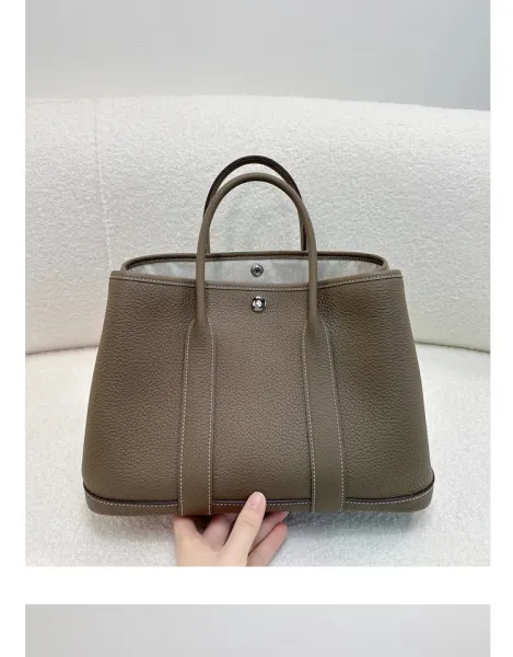 Hermès Picotin Lock in Burgundy Taurillon Leather Handbags - 47
