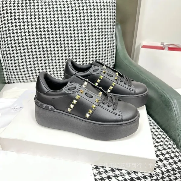 Valentino Garavani Rockstud Flat White Platform Sneakers - 10