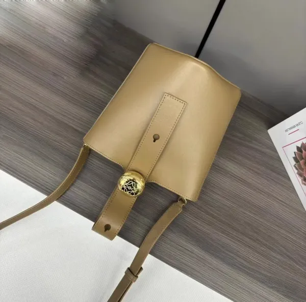 Hermès Picotin Lock 18 Gray Togo Leather Bucket Bag - 16