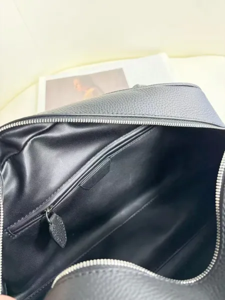 Hermès Bolide 27 Black Togo Leather Handbag - 17