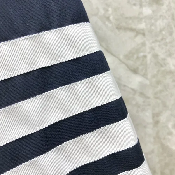 Thom Browne Classic Four-Bar Stripe Navy Blazer - 19