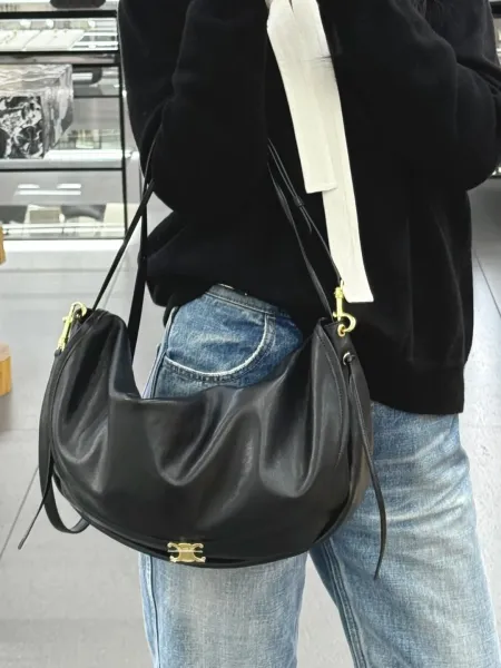 Celine Triomphe Saddle Bag Black Leather Shoulder Bag - 10