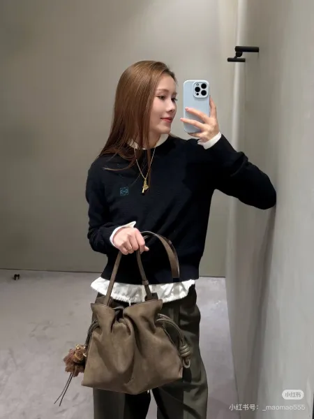 Bottega Veneta The Pouch Taupe Leather Hobo Bag - 6