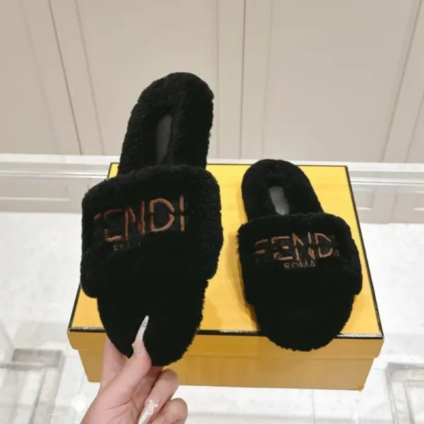 Fendi Fur Slide Slippers White - 6