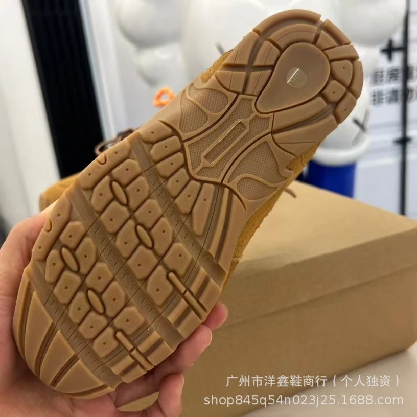 Off-White x New Balance 530 Beige Suede Sneakers - 31