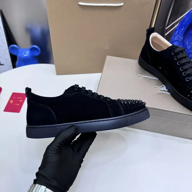 Christian Louboutin Sneakers Low-Top Lace-Up with Spike Studs product detail image 4