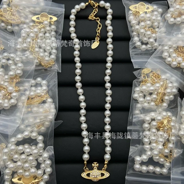 Vivienne Westwood Jewelry Pearl Orb Pendant Necklace product detail image 9