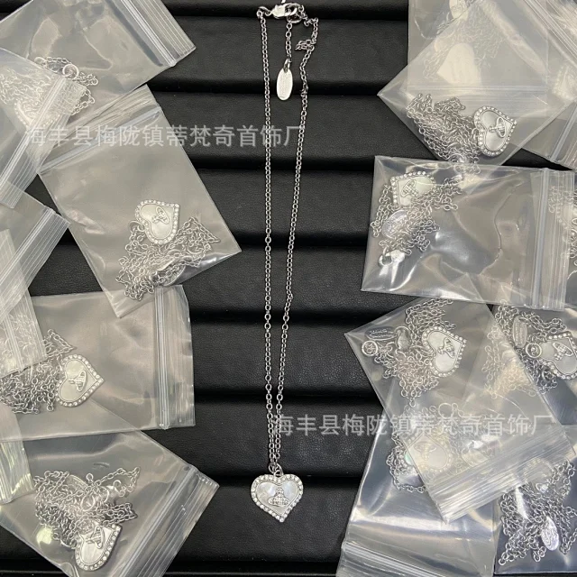 Vivienne Westwood Jewelry Pearl Orb Pendant Necklace product detail image 15