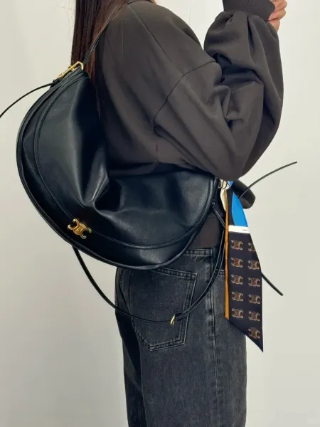 Celine Triomphe Saddle Bag Black Leather Shoulder Bag - 11