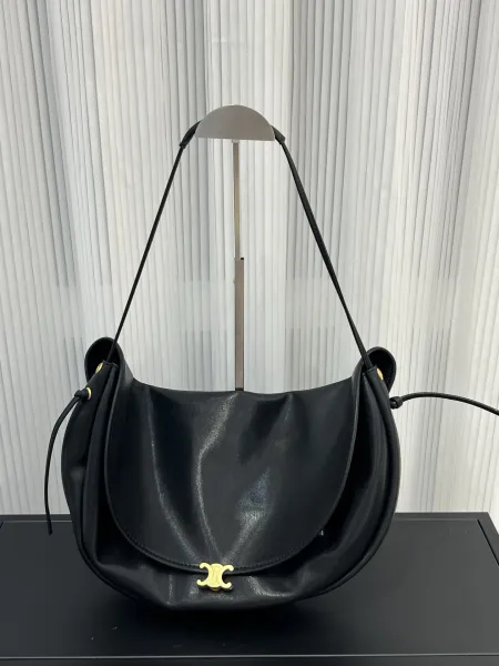 Celine Triomphe Saddle Bag Black Leather Shoulder Bag - 19