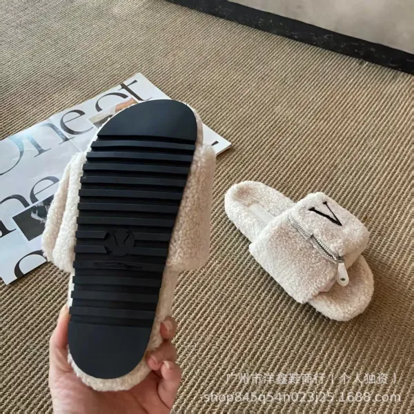 Valentino Garavani VLogo Shearling Slippers Brown - 25