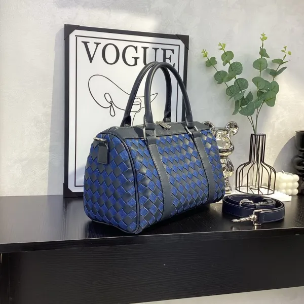 Bottega Veneta Intrecciato Woven Leather Boston Bag Black - 17