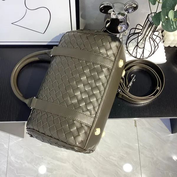 Bottega Veneta Intrecciato Woven Leather Boston Bag Black - 33