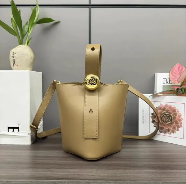 Hermès Picotin Lock 18 Gray Togo Leather Bucket Bag - 12