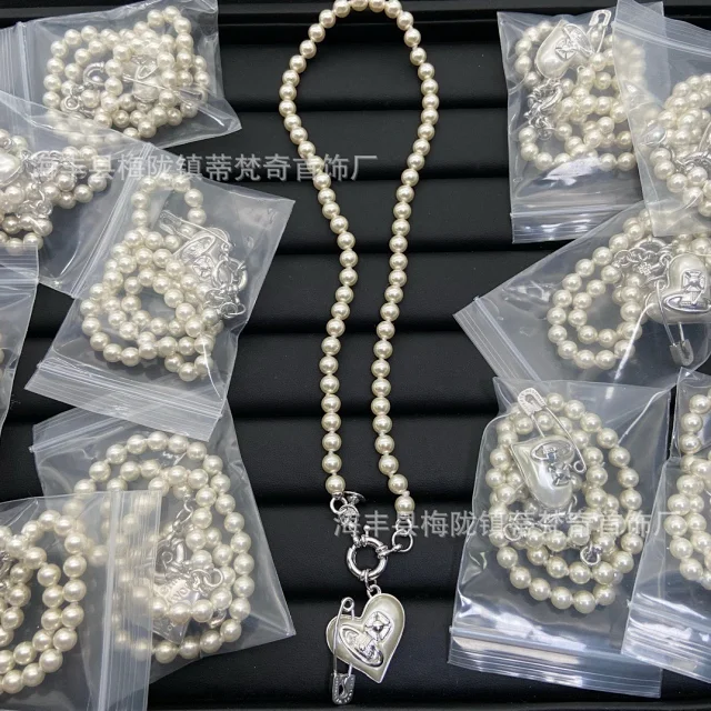 Vivienne Westwood Jewelry Pearl Orb Pendant Necklace product detail image 6
