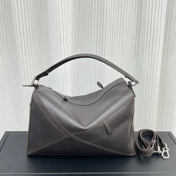 Loewe Puzzle Small Black Leather Handbag - 11