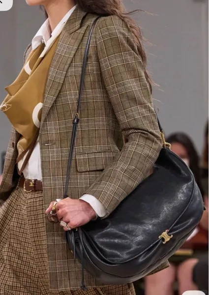 Celine Triomphe Saddle Bag Black Leather Shoulder Bag - 6