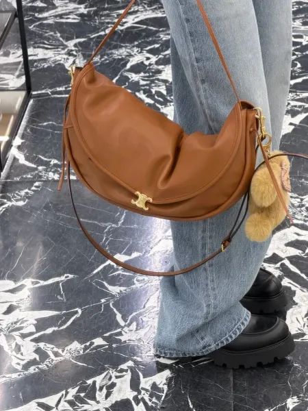 Celine Triomphe Saddle Bag Black Leather Shoulder Bag - 14