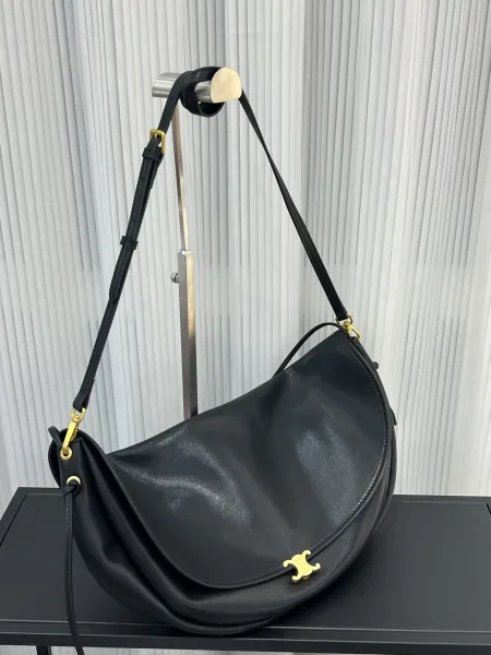 Celine Triomphe Saddle Bag Black Leather Shoulder Bag - 22