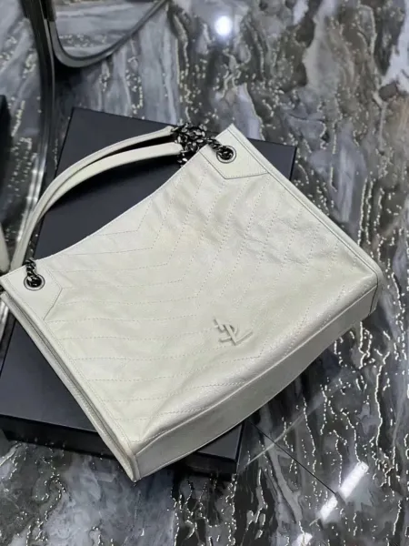 Saint Laurent Monogramme Chain Bag Black Patent Leather Shoulder Bag - 3