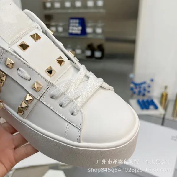 Valentino Garavani Rockstud Flat White Platform Sneakers - 21