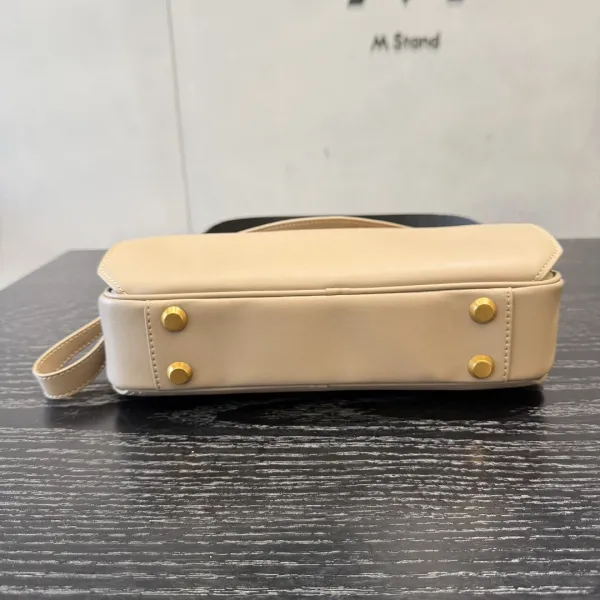 M Stand Beige Envelope Crossbody Bag - 24