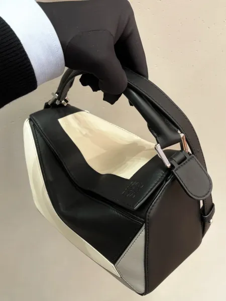 Loewe Puzzle Bag Black and White Leather Shoulder Bag - 18