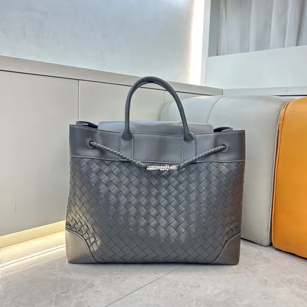 Bottega Veneta Cassette Tote Burgundy Woven Leather Handbag - 26