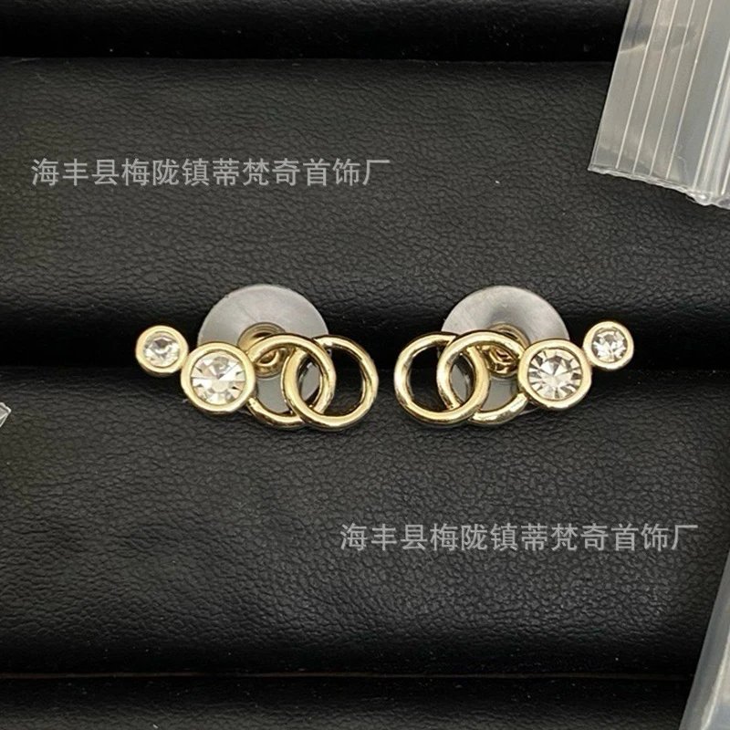 Chanel Jewelry Interlocking CC Earrings — Correct physical delivery XN 21