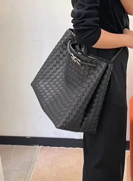 Bottega Veneta The Pouch Black Woven Leather Tote Bag - 11