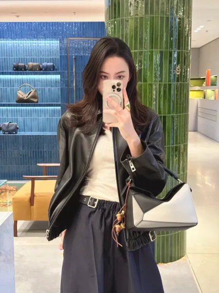 Loewe Puzzle Bag Black and White Leather Shoulder Bag - 15
