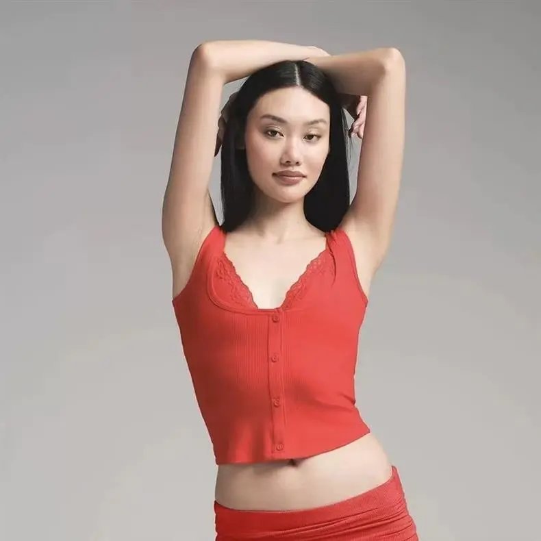 GRA Lace-Trim Ribbed Button-Front Crop Top Red - 3