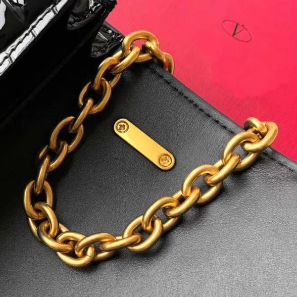 Valentino Garavani VLogo Chain Bag Red Shoulder Bag - 10