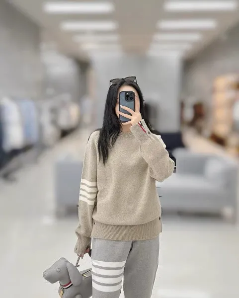 Thom Browne 4-Bar Stripe Crewneck Sweater Gray - 22