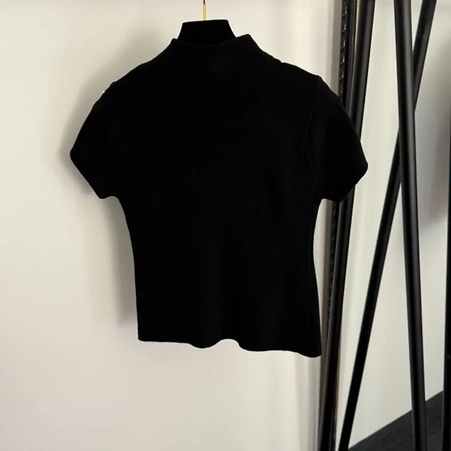 Unbranded Knitwear Pearl-Embellished Mock-Neck Short-Sleeve Knit Top product detail image 4