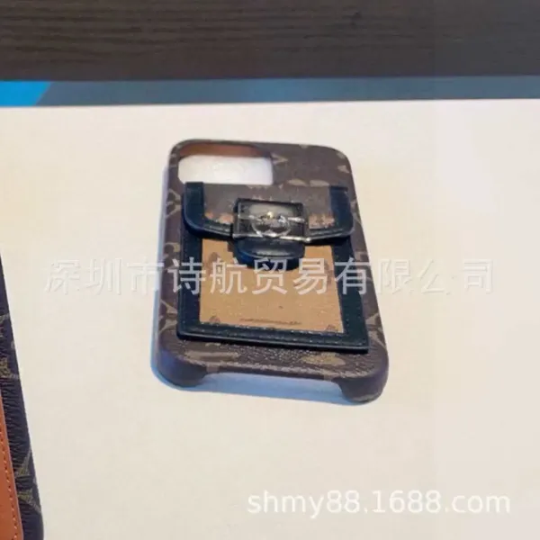 Louis Vuitton Monogram Cardholder Phone Case Brown - 5