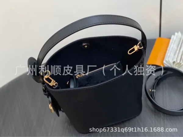 Louis Vuitton Neo Noé Bucket Bag Black Leather Handbag - 7