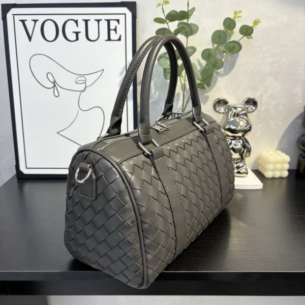 Bottega Veneta Intrecciato Woven Leather Boston Bag Black - 29