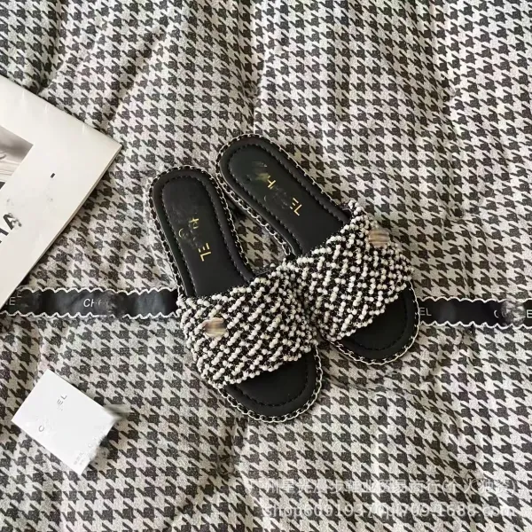 Chanel-inspired Pearl-Embellished Chain Slide Sandals - 4
