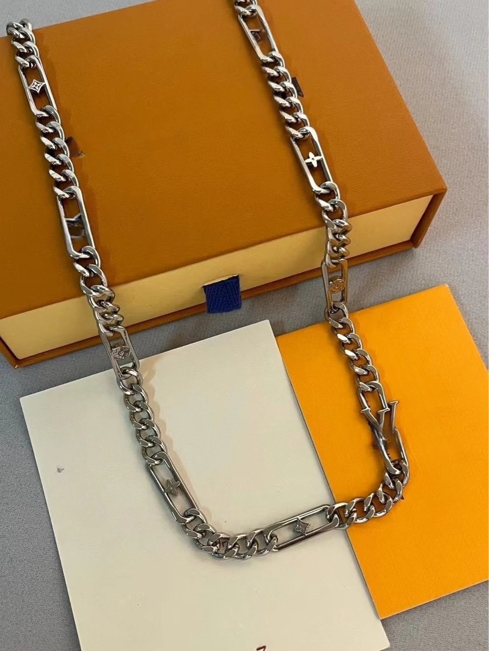 Louis Vuitton Chain Necklace Silver Metal - 4