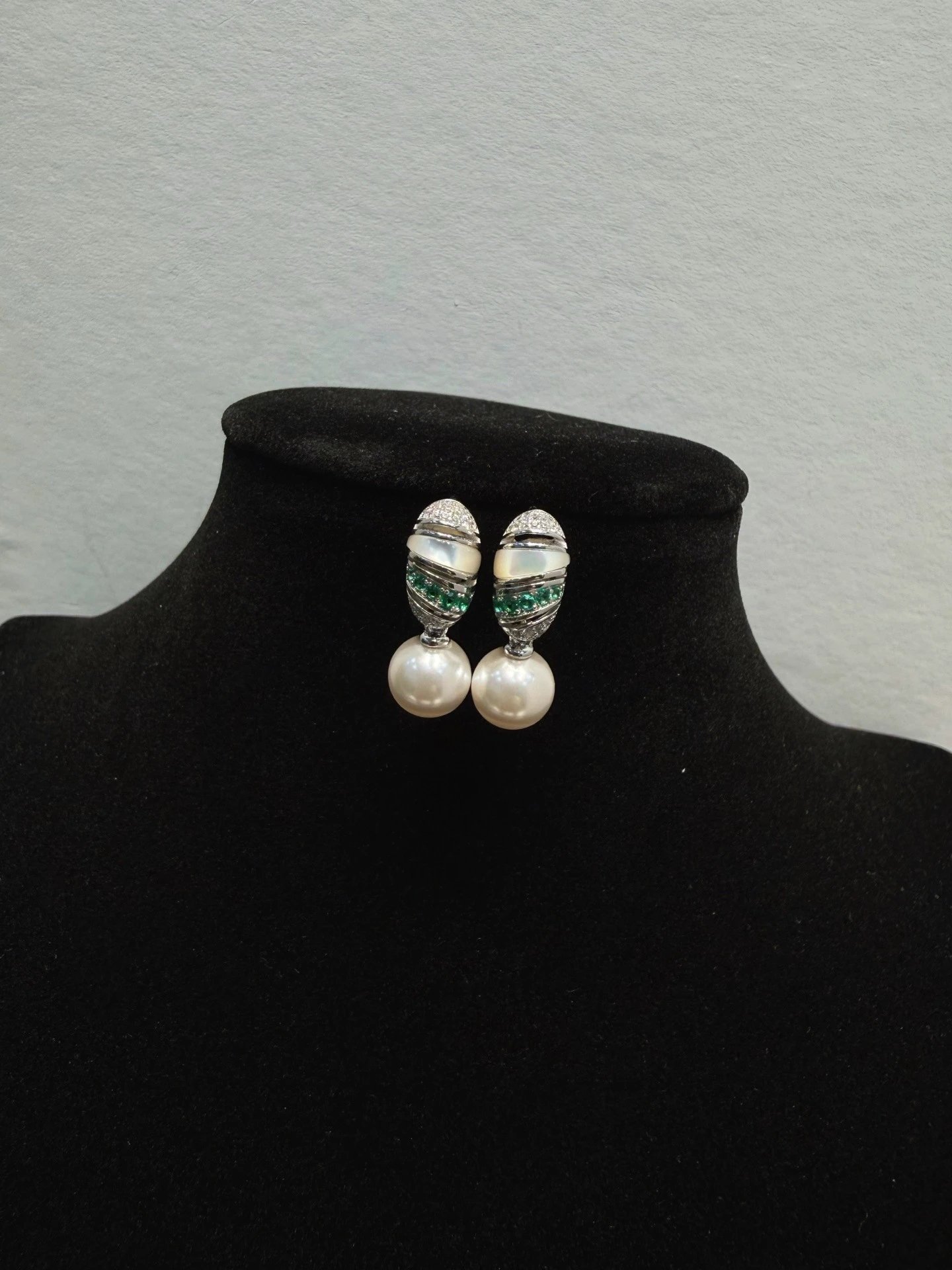 Vintage Pearl Drop Earrings with Zirconia photo 7