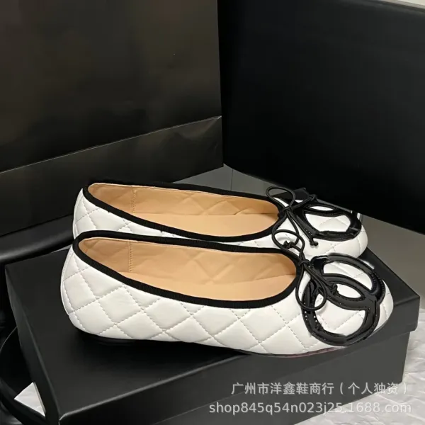Chanel CC Logo Quilted Ballet Flats Black and White Shoes - 18