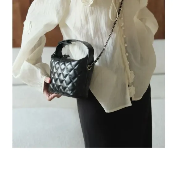 Chanel 22 Bag Black Quilted Leather Shoulder Bag - 12