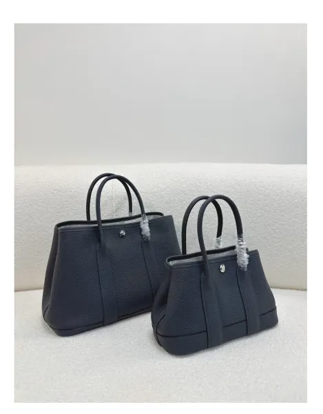 Hermès Picotin Lock in Burgundy Taurillon Leather Handbags - 23