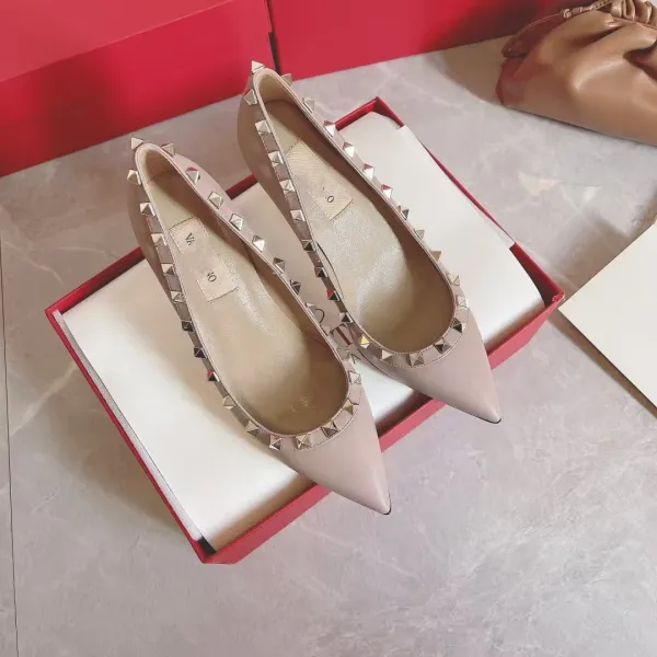 Valentino Garavani Rockstud Pointed-Toe Pumps Black Leather Heels - 14