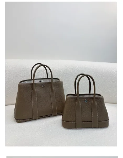 Hermès Picotin Lock in Burgundy Taurillon Leather Handbags - 44
