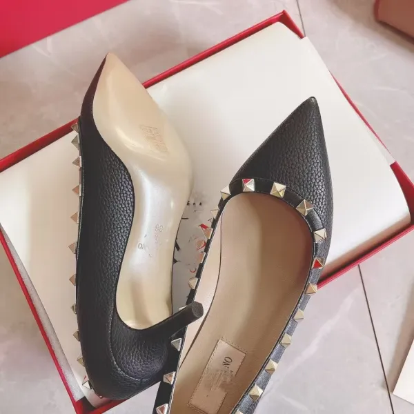 Valentino Garavani Rockstud Pointed-Toe Pumps Black Leather Heels - 20