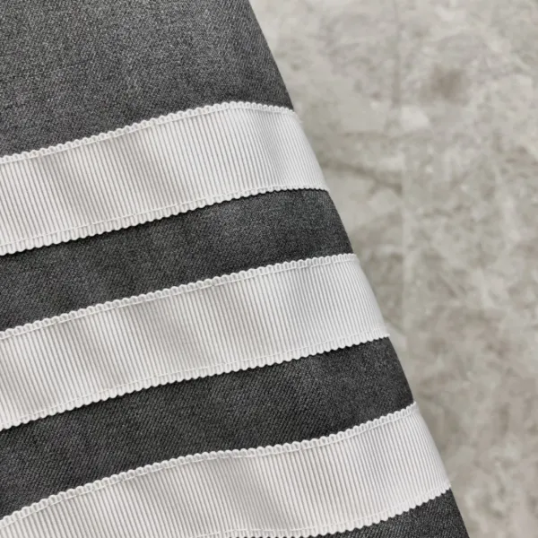 Thom Browne Classic Four-Bar Stripe Navy Blazer - 10